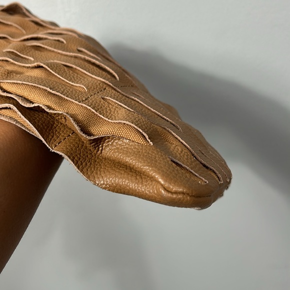 ROMYGOLD Leather clutch signature ROMYGOLD “slash" leather clutch tan color - Picture 10 of 14